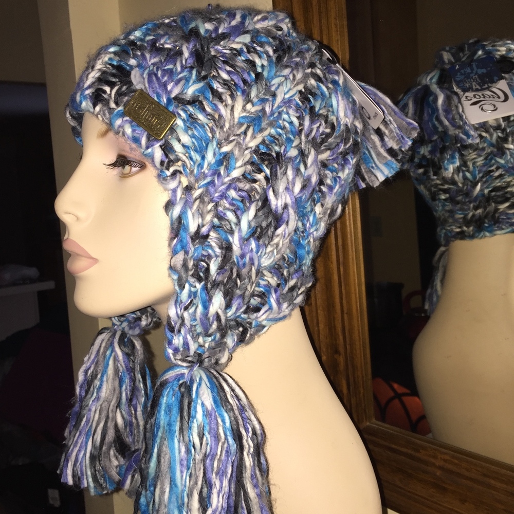 CHAOS blue tassel hat/acrylic/NWT
